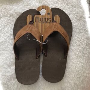 Flojos Fiji Burnished Faux Leather Strap Size 12 NWT Brown